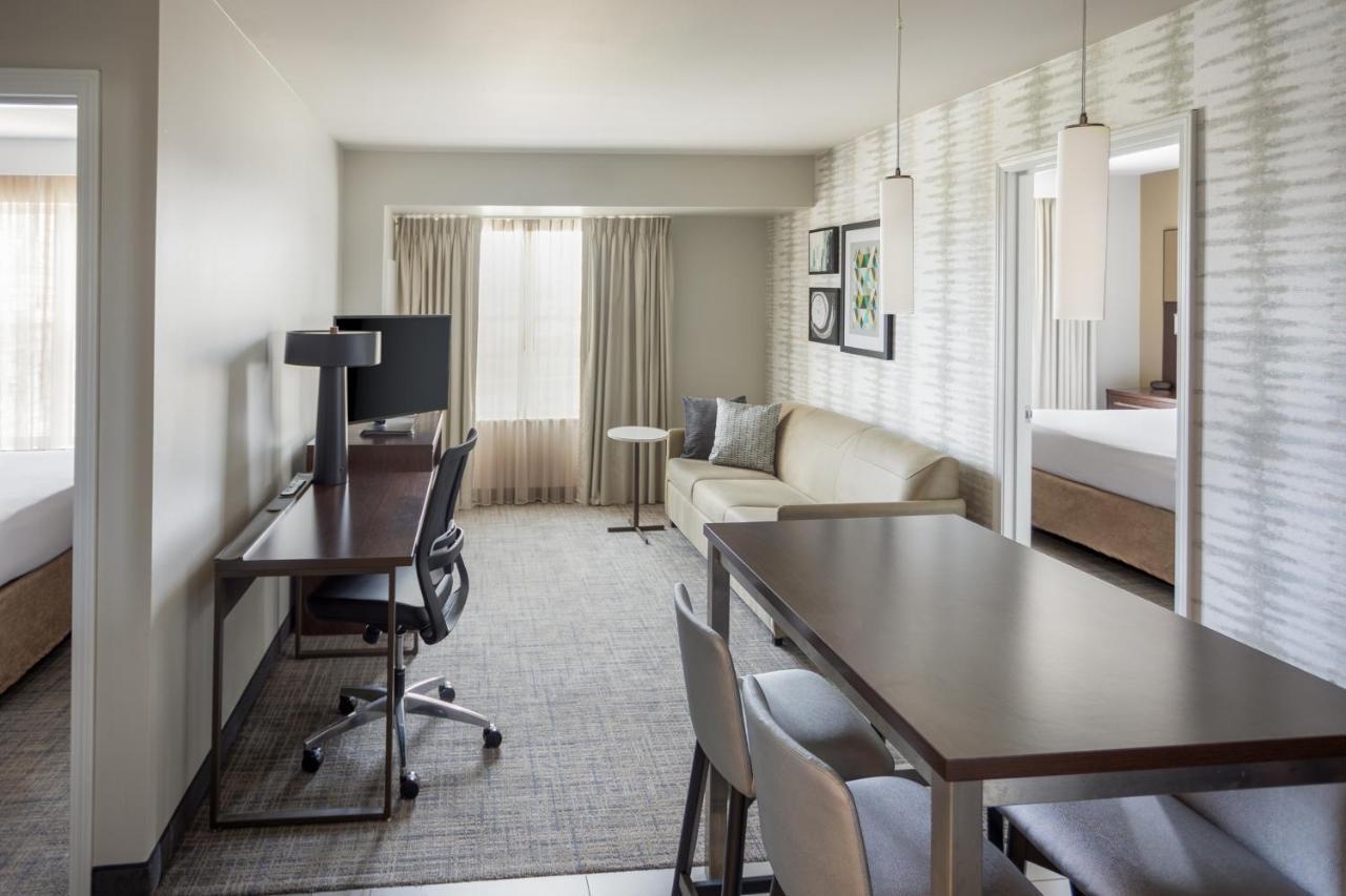 Hotel By Marriott Kansas At The Legends Kansas City