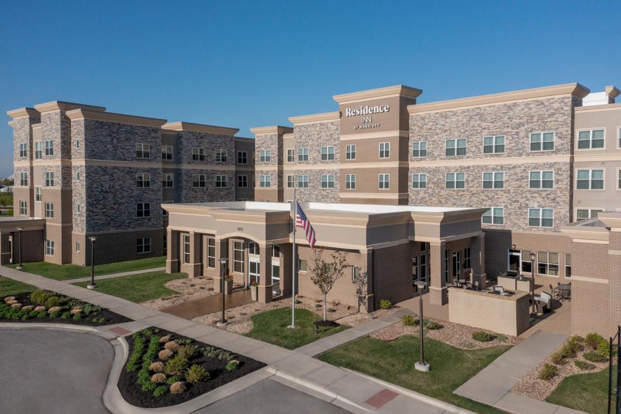 By Marriott Kansas At The Legends 3*