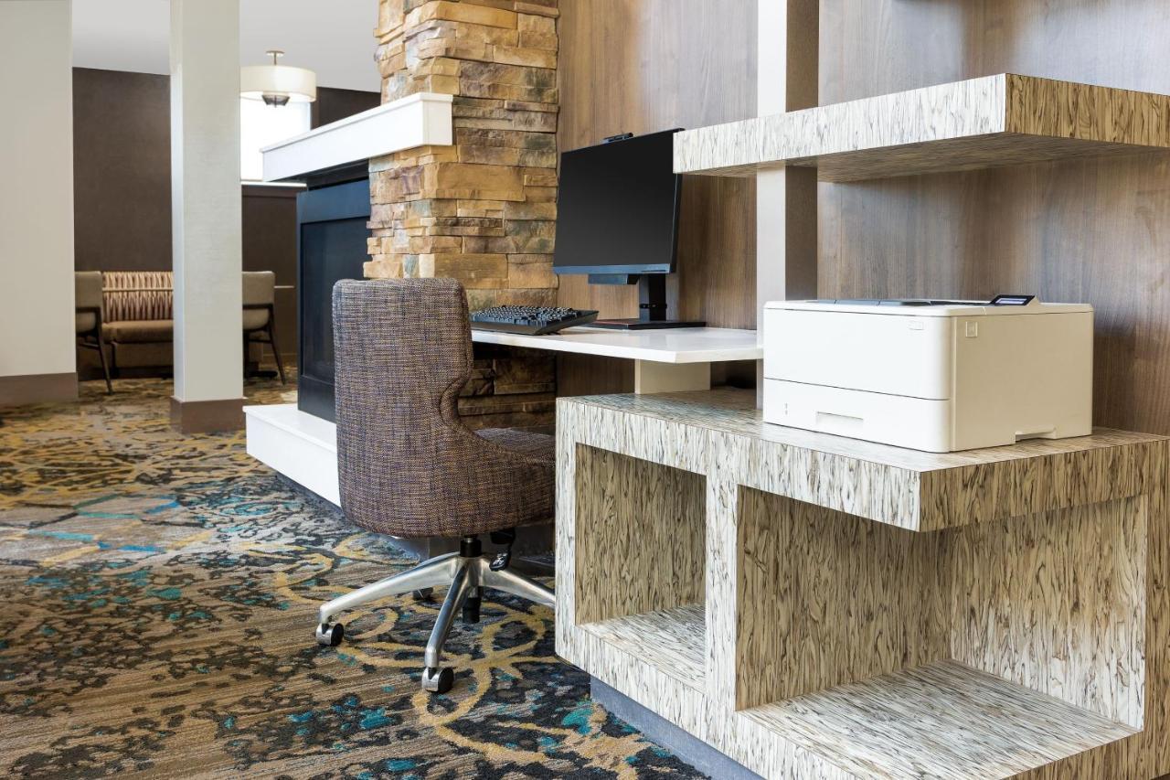 By Marriott Kansas At The Legends Hotel 3*