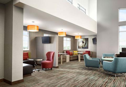 By Marriott Kansas At The Legends