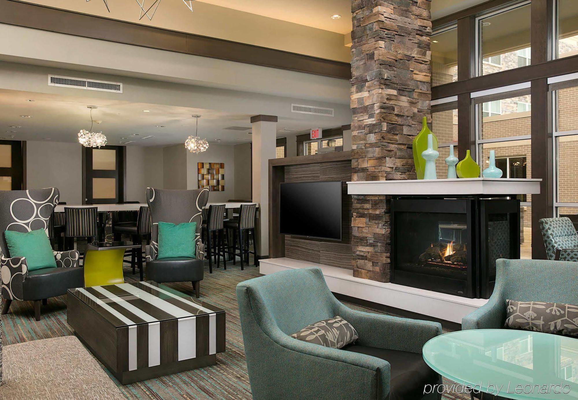 Hotel By Marriott Kansas At The Legends 3*
