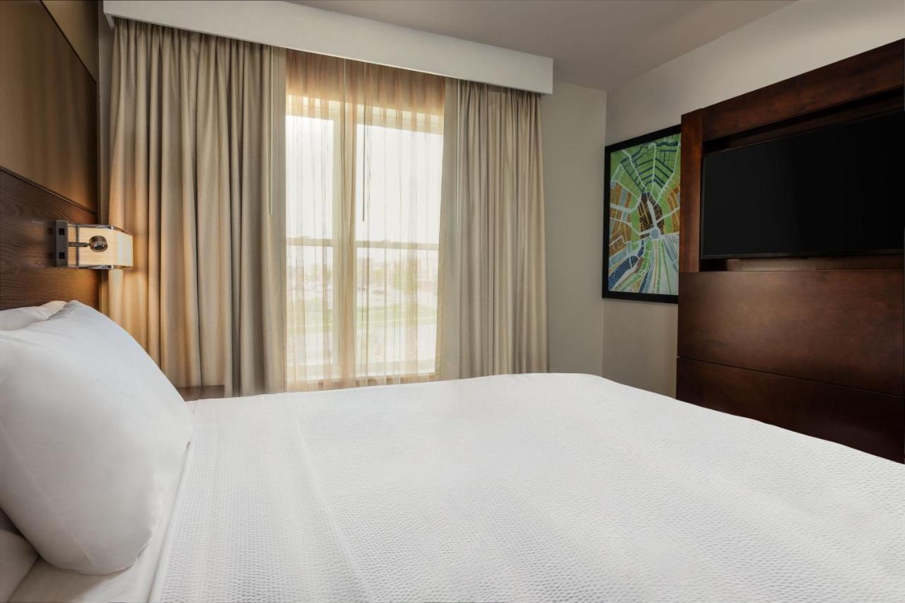 Hotel By Marriott Kansas At The Legends Kansas City