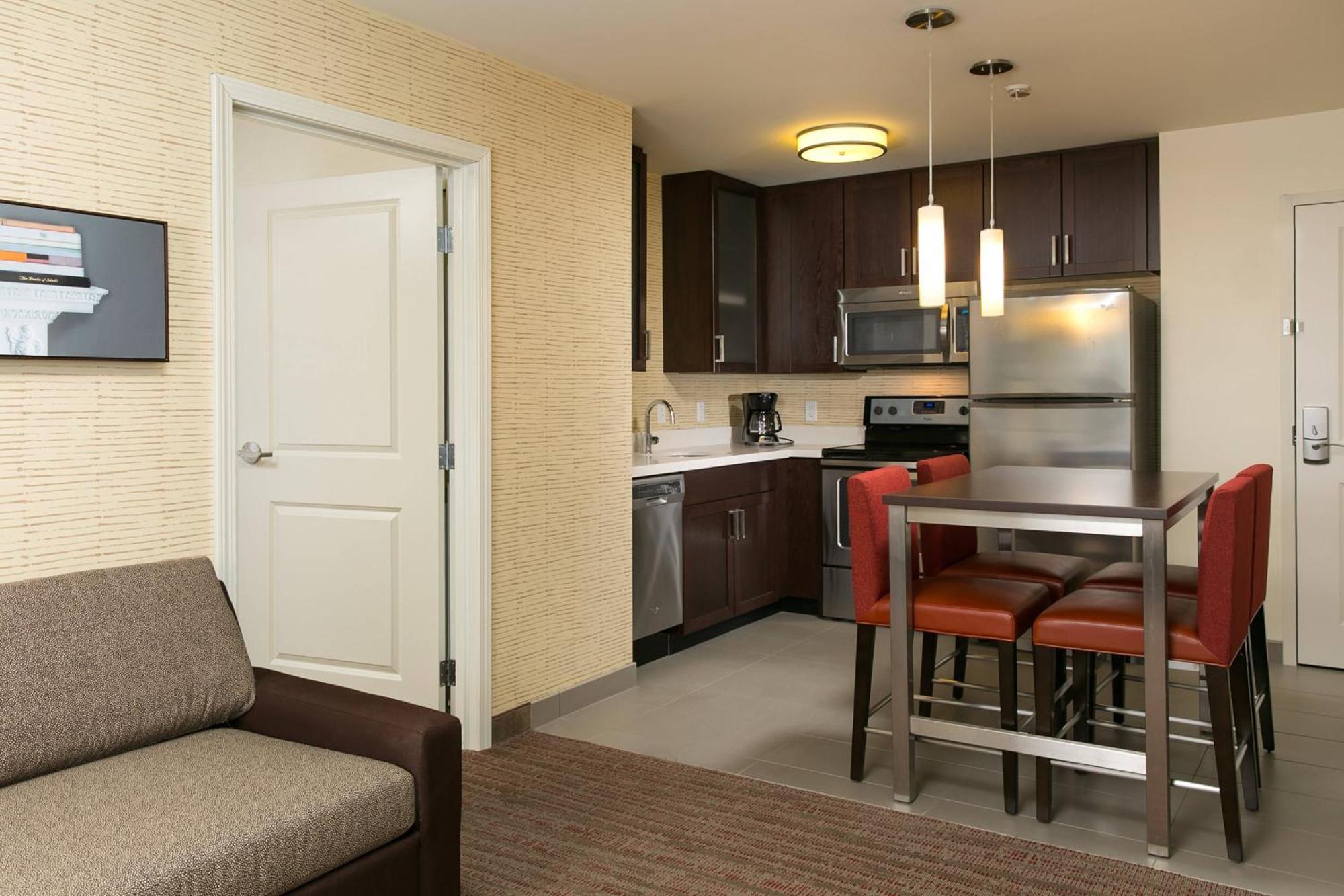 By Marriott Kansas At The Legends Hotel Kansas City