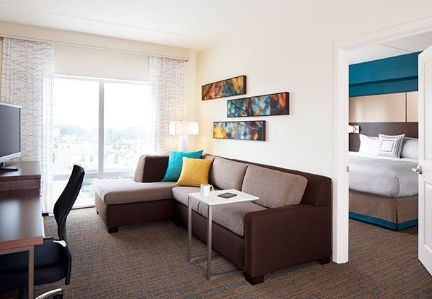 Hotel By Marriott Kansas At The Legends Kansas City